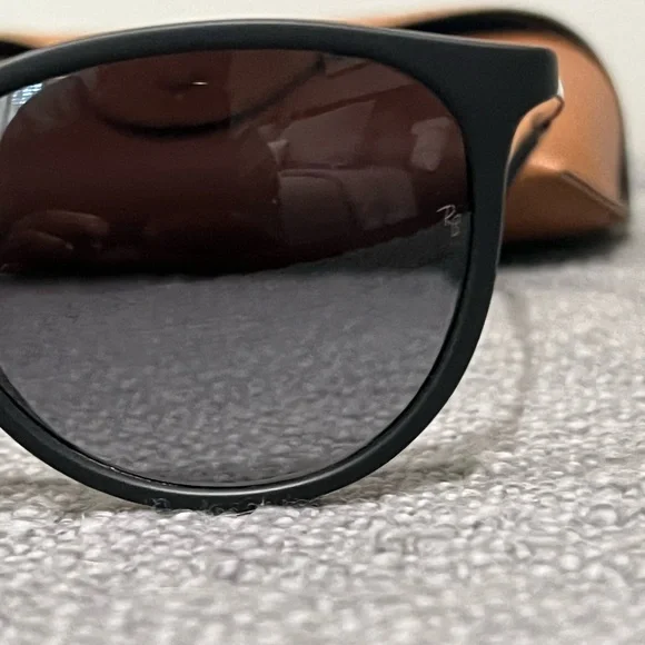 Ray-Ban Erika polarized Black Sunglasses with Tan Case - Picture 7 of 7